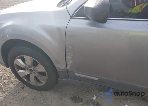 2010 Subaru Outback 2.5I Premium z USA, uszkodzony, nr VIN 4S4BRCGC1A3355691